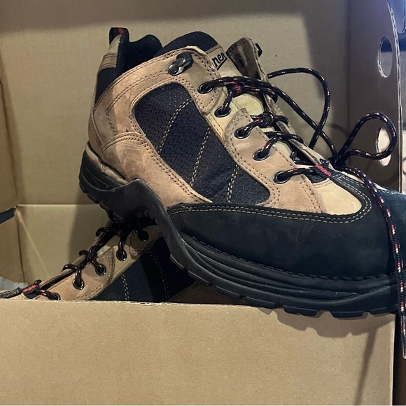 Danner Black and Tan Men's Hiking boots - Picture 1 of 8